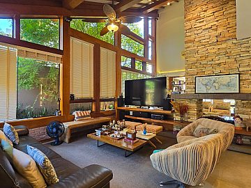 Sobrado de Alto Padr�o Estilo Toscana no Condom�nio Firenze