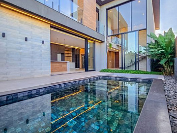 Casa Sobrado no Condom�nio Quinta dos Ventos