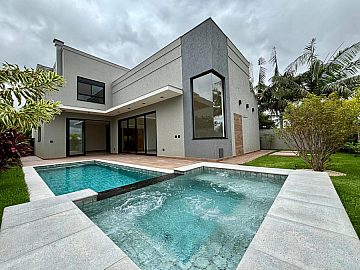 Sobrado Alto Padr�o com 4 su�tes