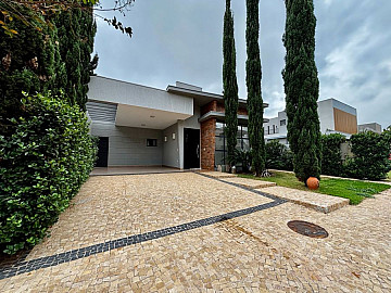 Casa T�rrea � Venda em Condom�nio Quinta da Primavera