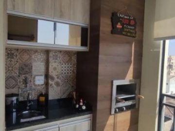 Apartamento Mobiliado À Venda em Prédio com Elevador